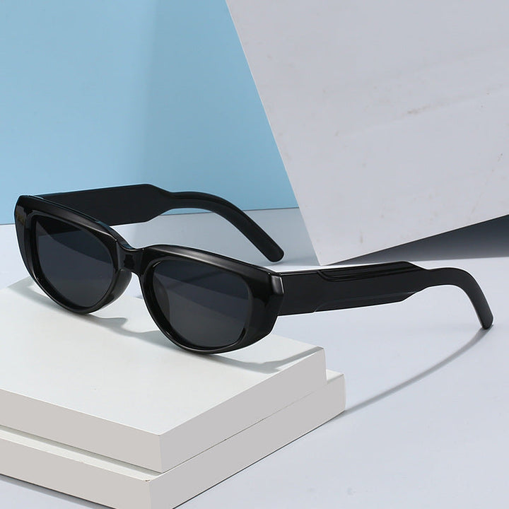 Women's fashionable cat-eye sunglasses with extravagant silhouette Kalsten