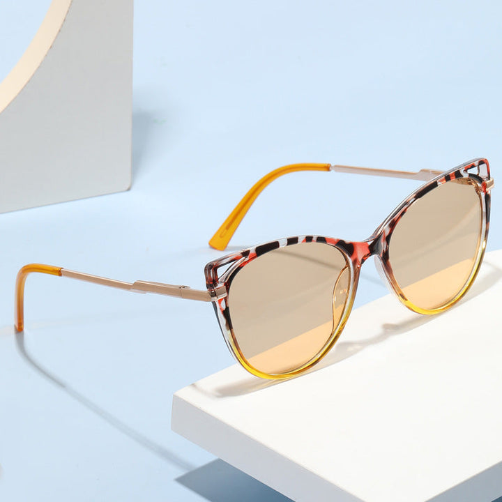 Ladies trendy cat-eye sunglasses with mirrored lenses Kalsten