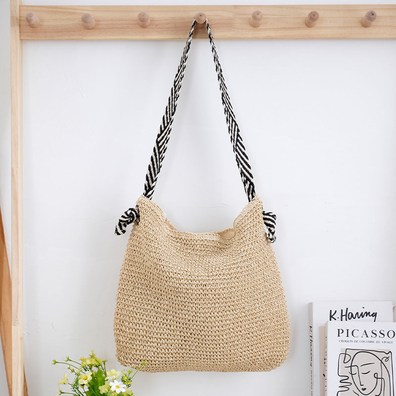 Tote bag made of natural material with playful design Kalsten