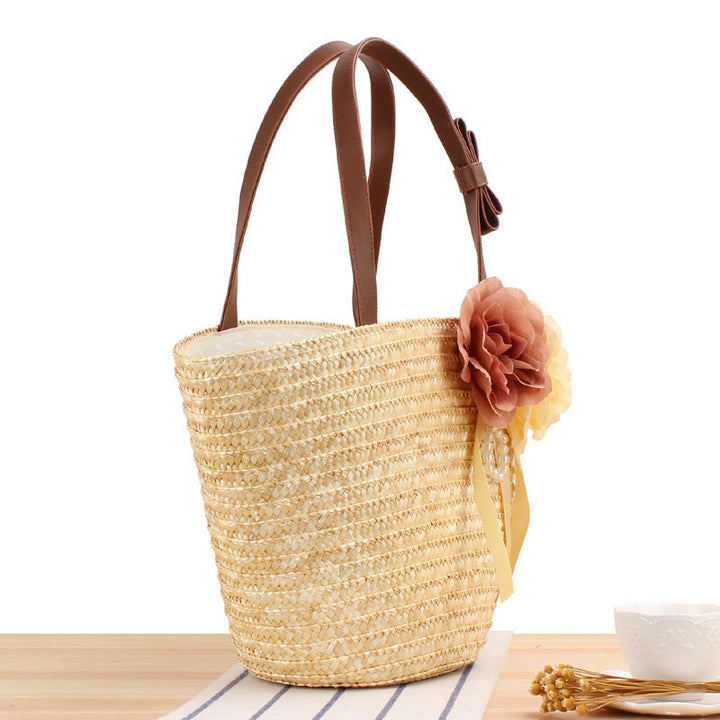 Beach bag with floral embellishments and stylish shoulder strap Kalsten