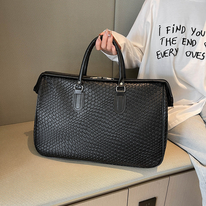 Elegant Handbag with Structured Design Kalsten