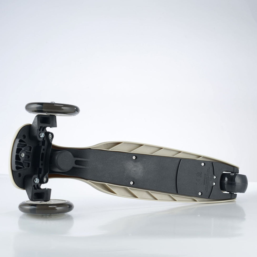 Versatile Three-Wheel Kick Scooter Kalsten