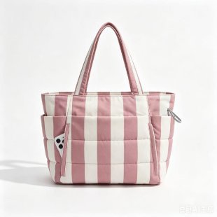Outdoor-Suitable Carrying Bag with Insulated Interior Compartment Kalsten