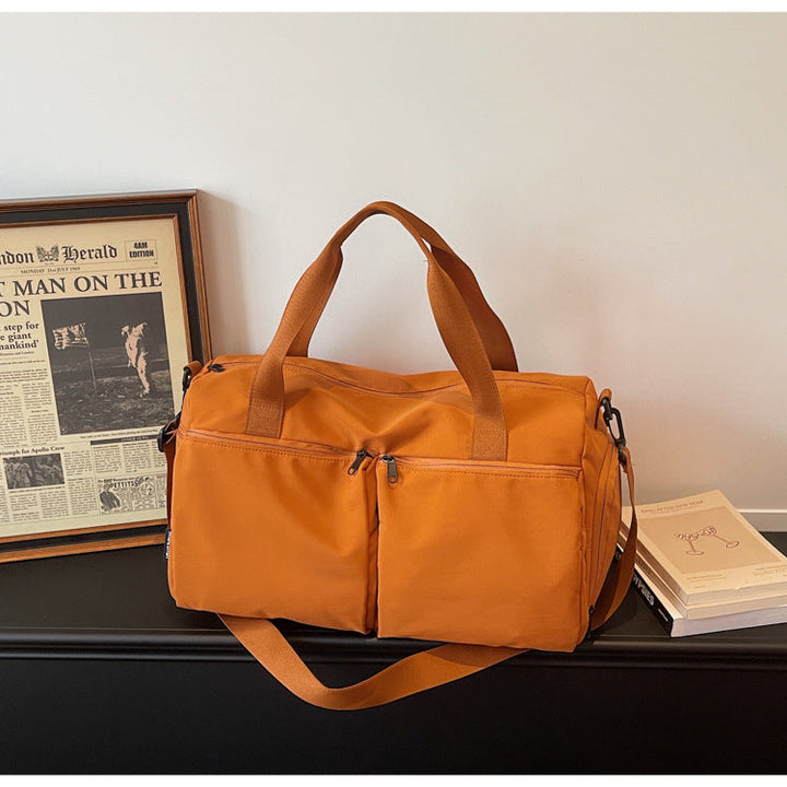Sporty travel bag with expandable compartments Kalsten