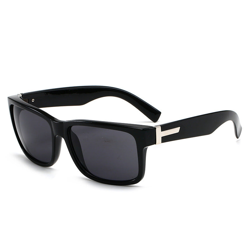 Ladies Stylish Sunglasses with Distinctive Frame Kalsten
