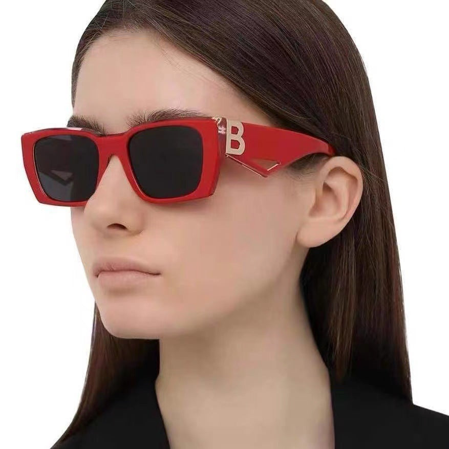 Women's trendy sunglasses with striking design Kalsten