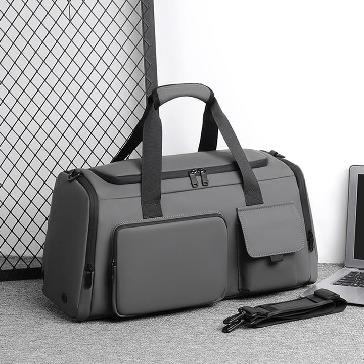 Sport and travel bag with diverse compartment solutions Kalsten