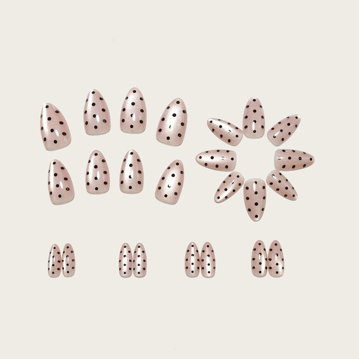 Art Nails in Elegant Polka Dot Design Kalsten