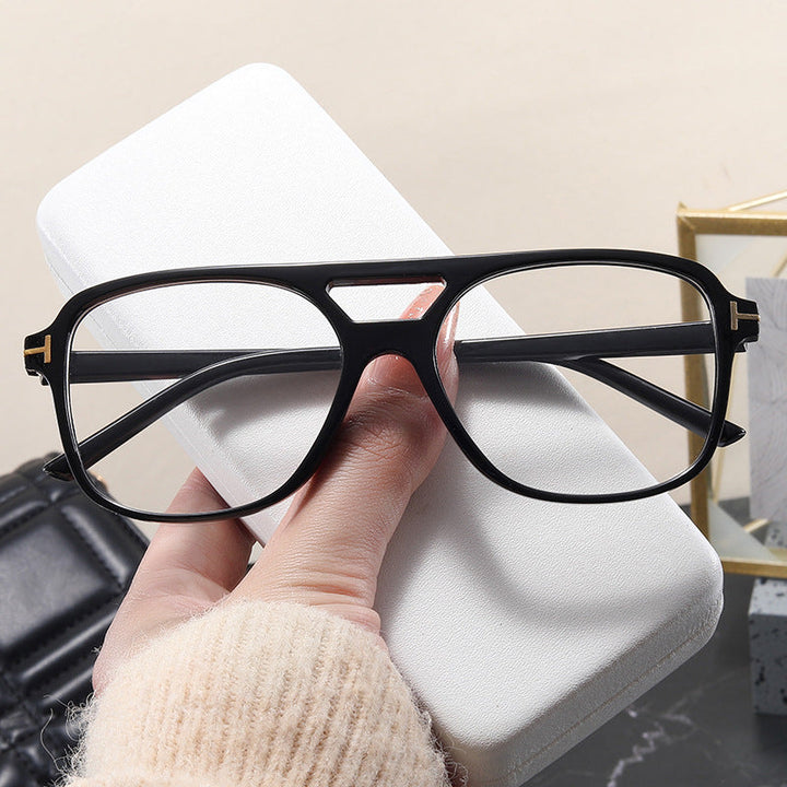 Women’s fashionable glasses with a fine frame and strict contours Kalsten