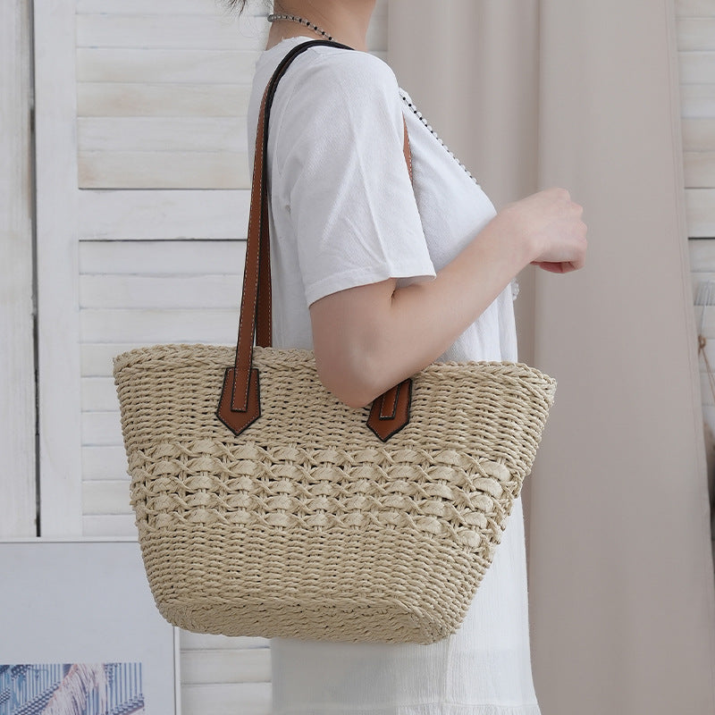 Handmade shopping and beach bag made from natural materials Kalsten