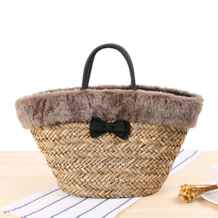Braided handbag with luxurious faux fur trim Kalsten
