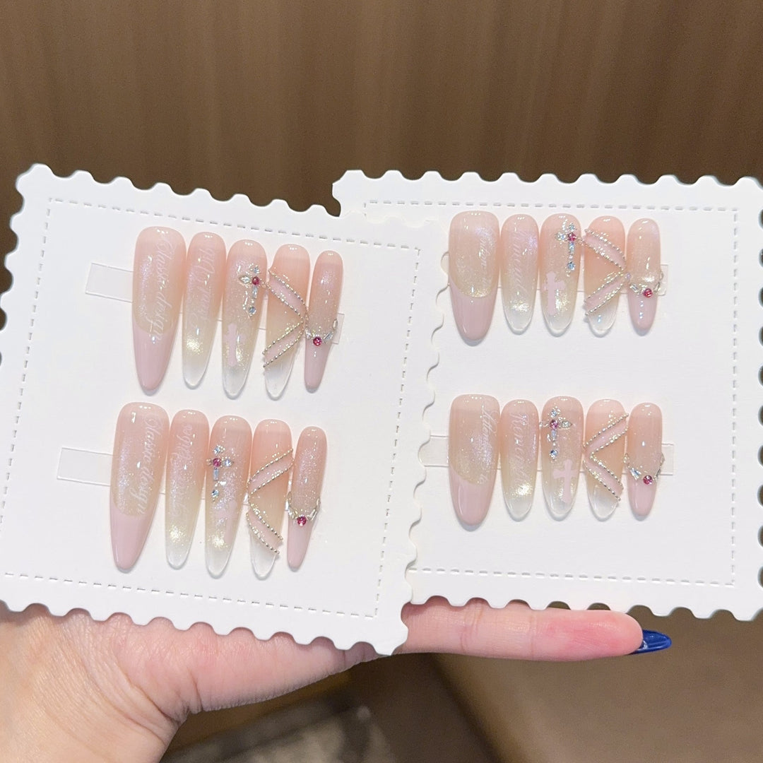 Elegant Artificial Nails with Glitter and Rhinestone Details Kalsten