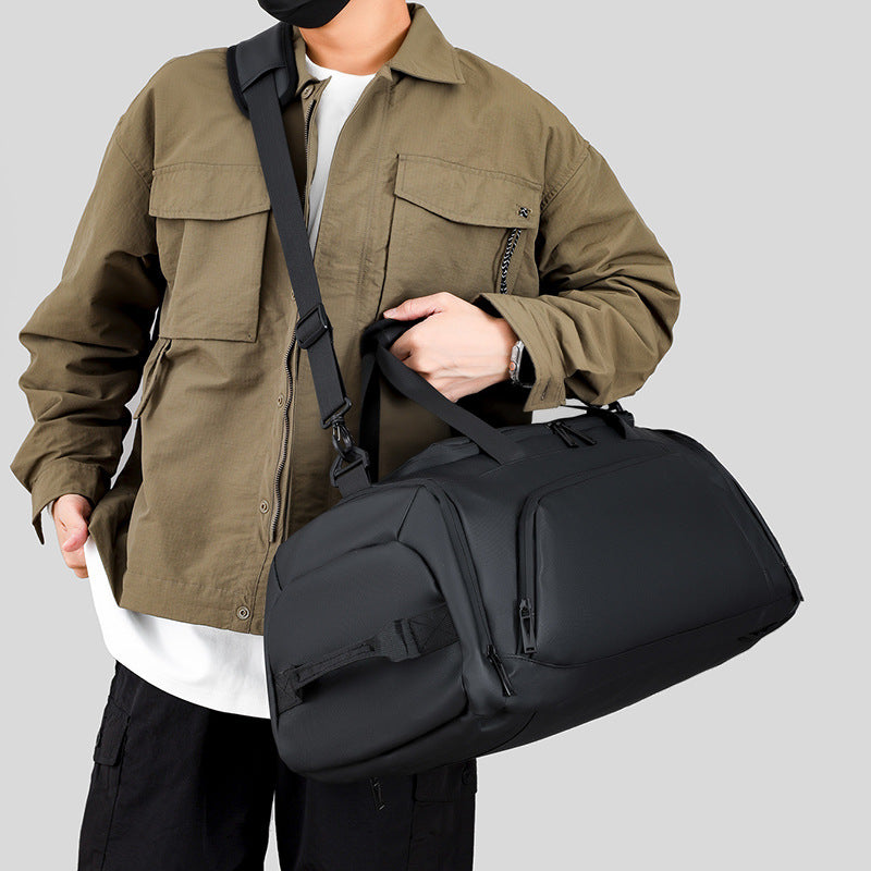 Practical sports and travel bag with organized storage space Kalsten