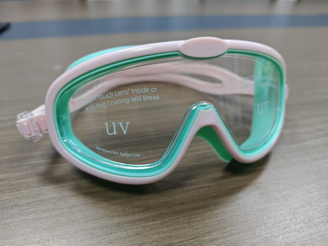 Swimming mask with wide field of vision and UV protection Kalsten