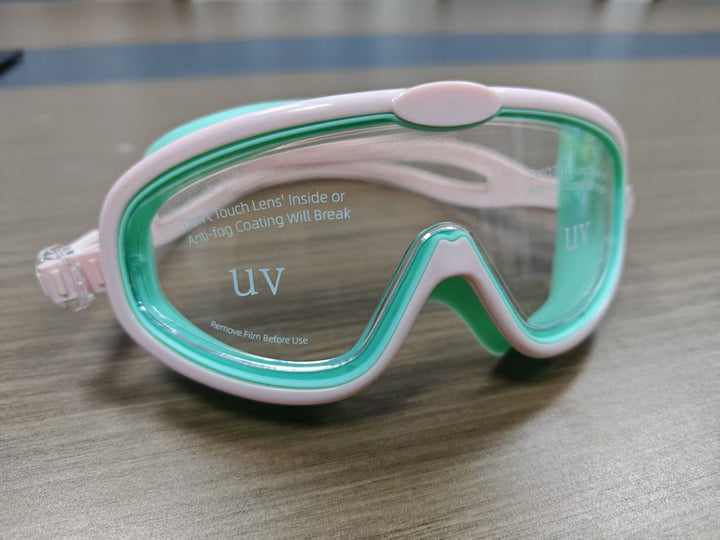 Swimming mask with wide field of vision and UV protection Kalsten