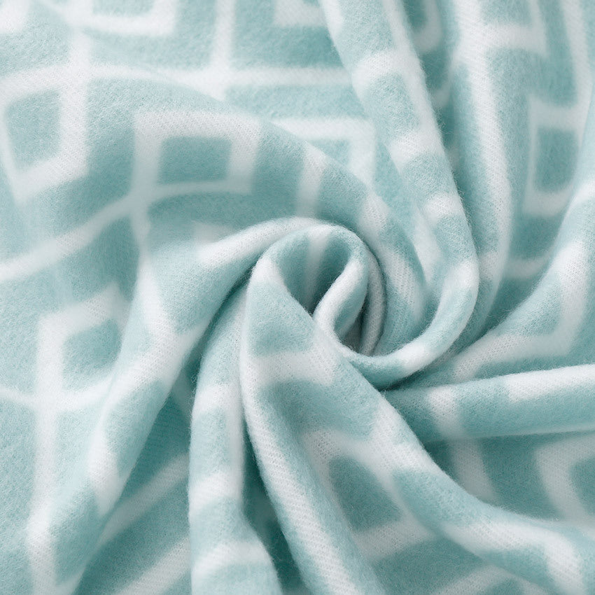 Women Patterned and Soft Plush Blanket Kalsten