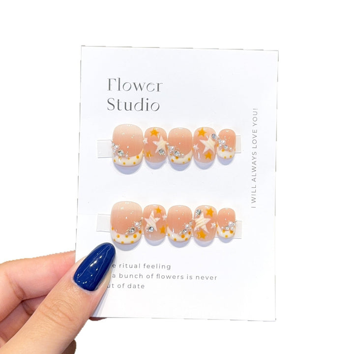 Artificial Nails in Elegant Flower Design Kalsten
