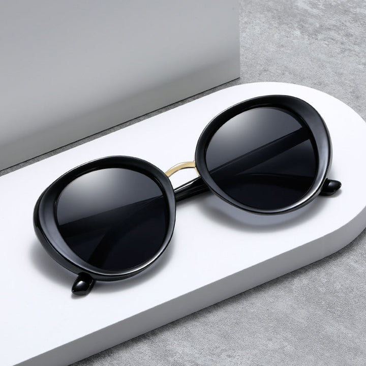 Women's Vintage Sunglasses in Elegant Shield Design Kalsten