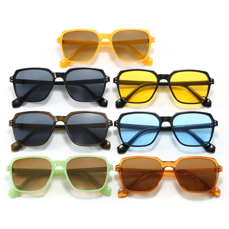 Women's fashion sunglasses with bold, rectangular lenses Kalsten