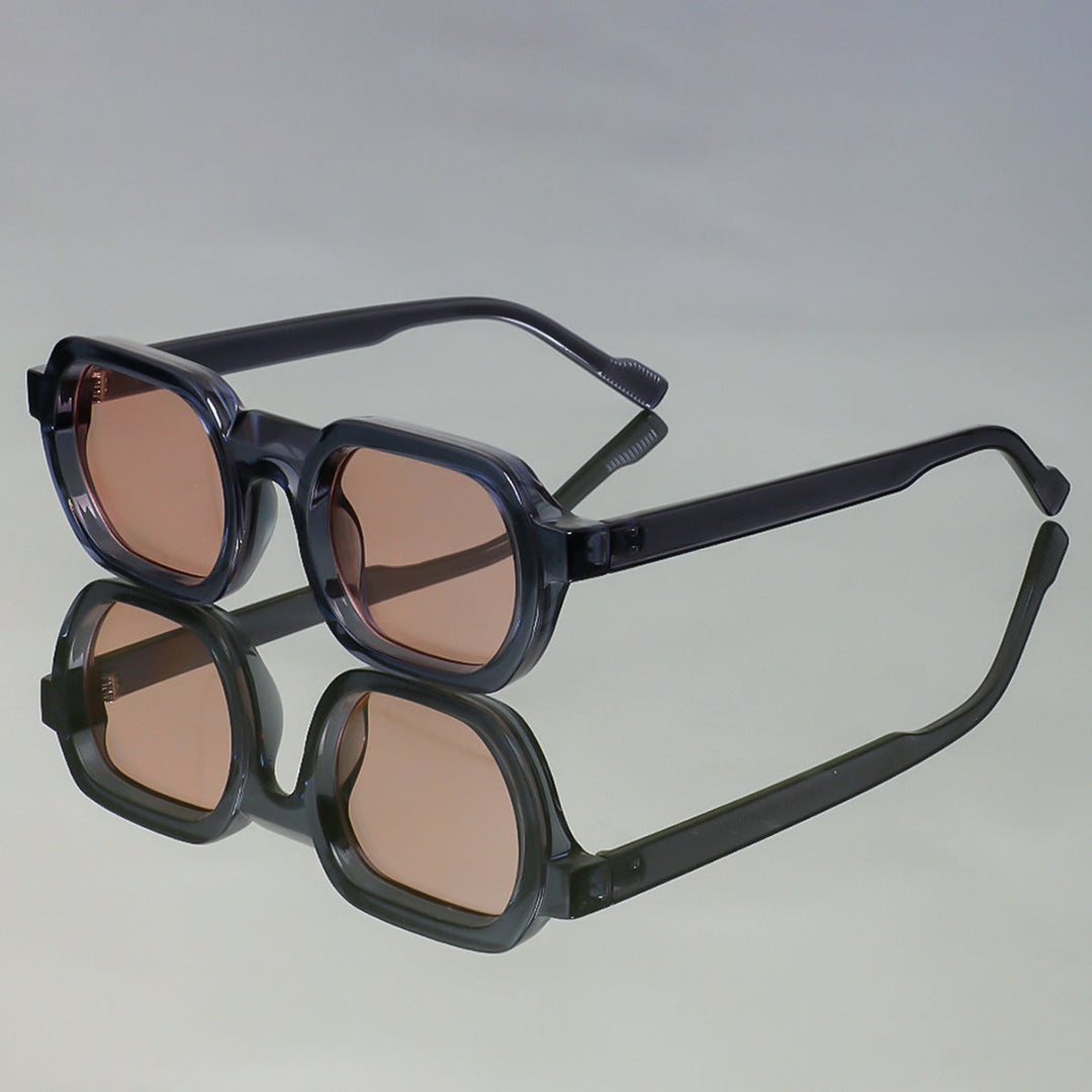 Women’s fashionable sunglasses in modern design with wide frame Kalsten