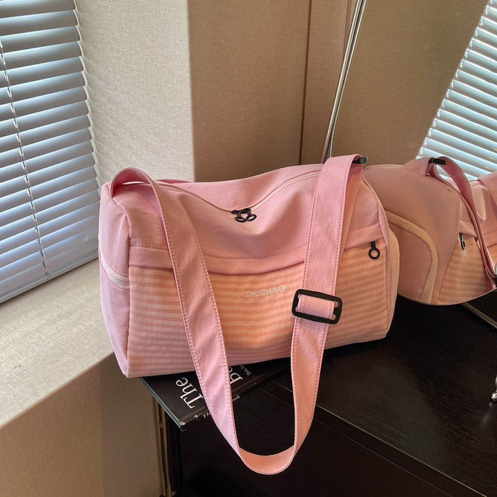 Sporty Travel Bag with Adjustable Shoulder Strap Kalsten