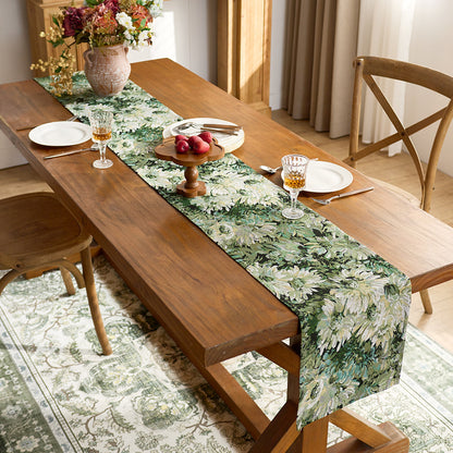 Elegant Floral Pattern Table Runner