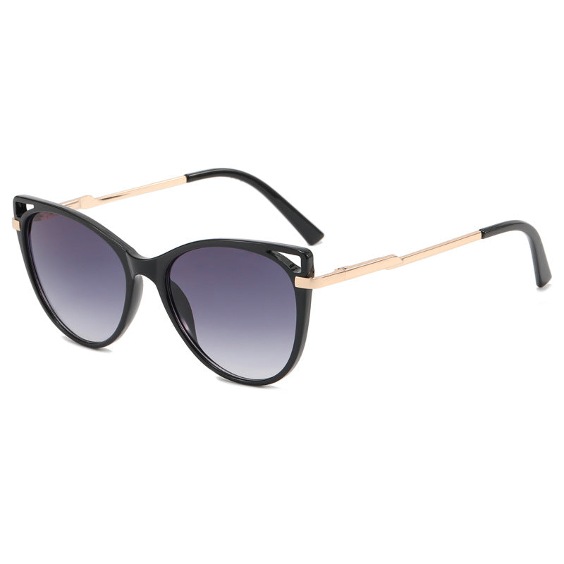 Ladies trendy cat-eye sunglasses with mirrored lenses Kalsten