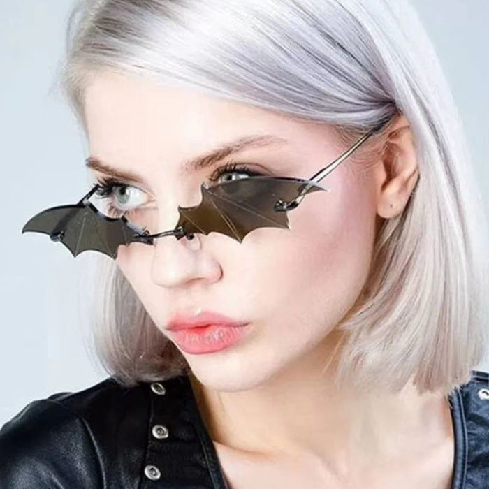 Women's designer sunglasses in exceptional bat style Kalsten