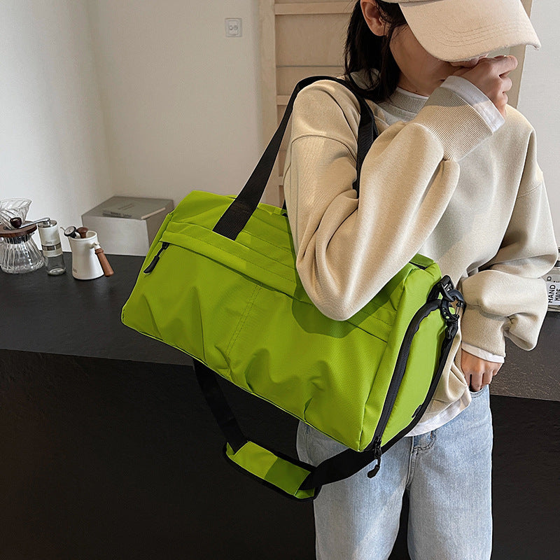 Sporty Duffel Bag with Versatile Carrying Options Kalsten