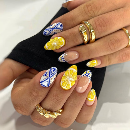 Artificial nails with exclusive flower design Acalora