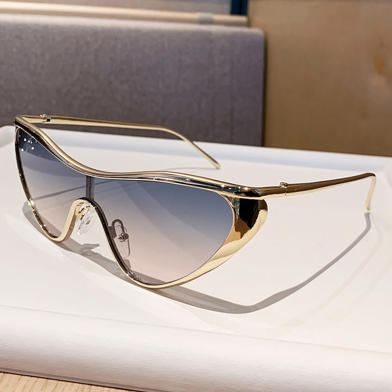 Women's futuristic oversized sunglasses with striking design Kalsten