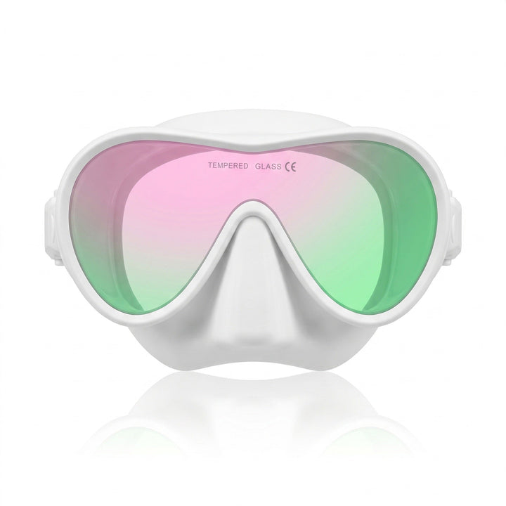 Diving mask with ergonomic design and wide field of vision Kalsten