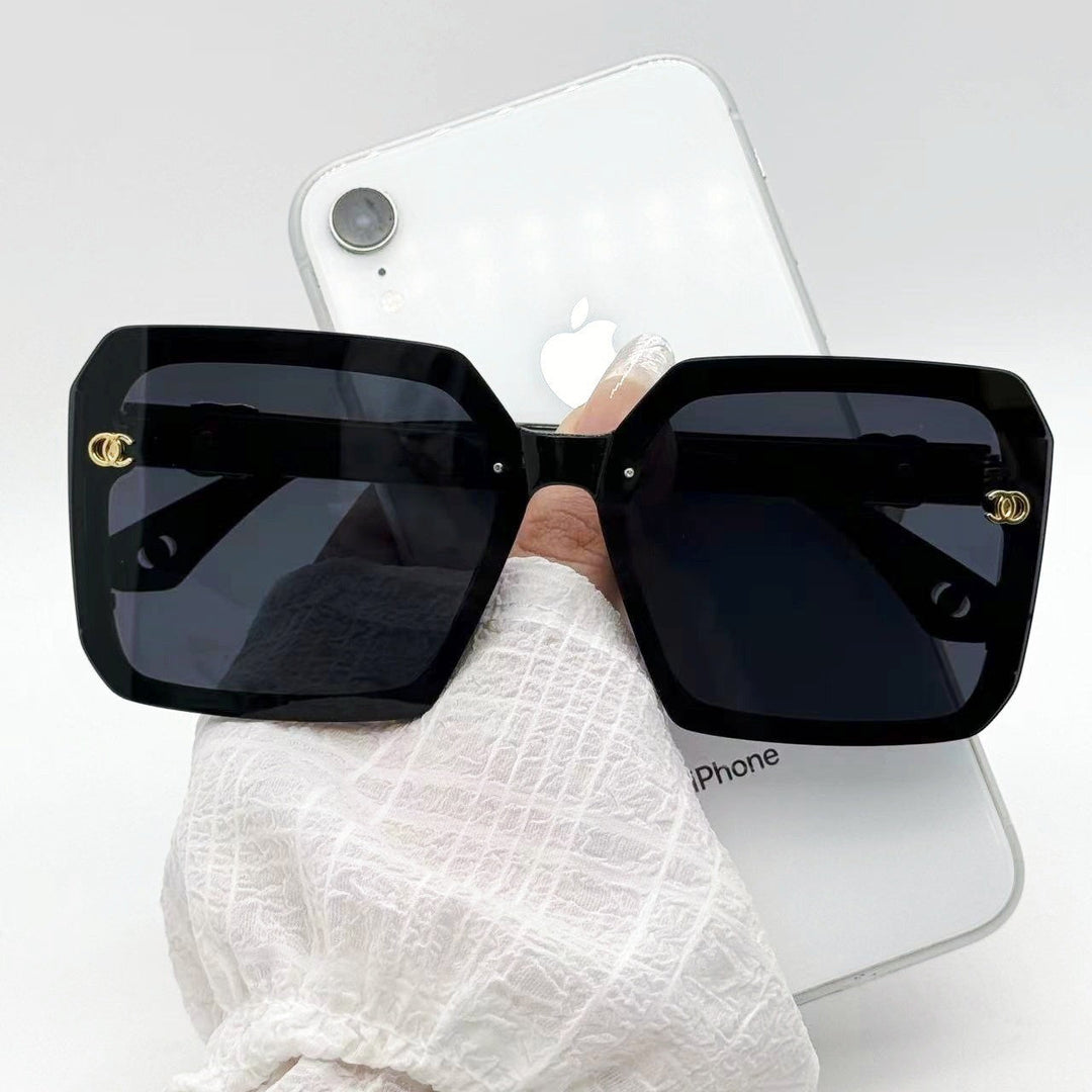 Ladies Fashion Sunglasses with distinctive square frame and luxurious accents Kalsten