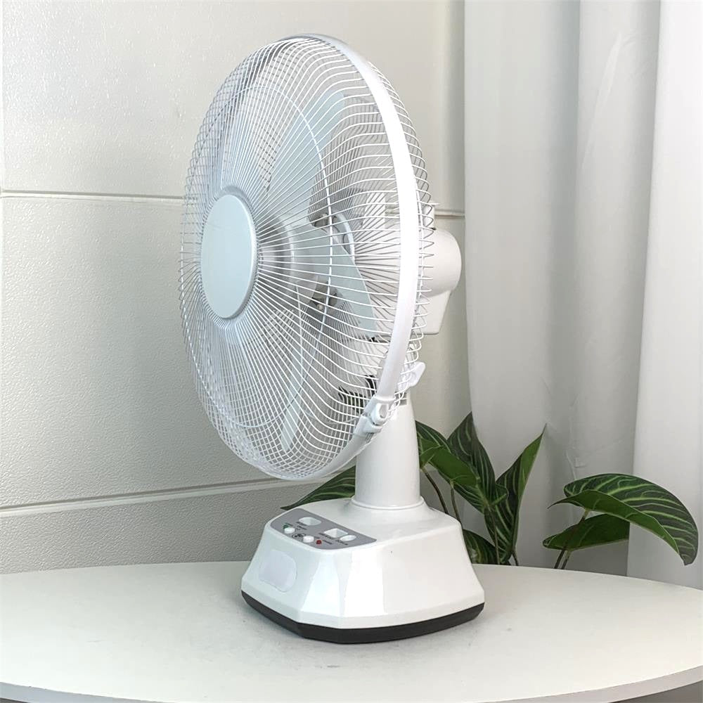 Unisex nan leiser USB table fan with multi-blade design, oscillating tilt function and timer Kalsten