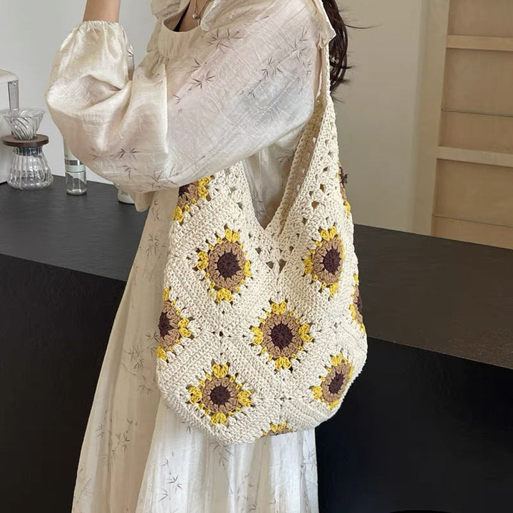 Hand-knotted shoulder bag with floral design Kalsten