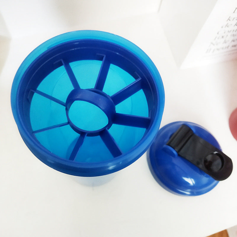 Unisex Shaker bottle in a timeless design with practical pouring opening Kalsten