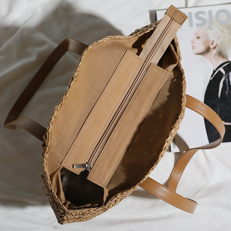 Handmade Round Bag Made of Natural Bast Kalsten