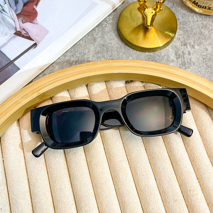 Ladies fashionable sunglasses with a striking design Kalsten