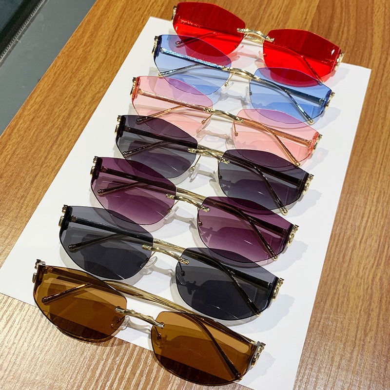 Women's fashionable sunglasses with innovative checkered design Kalsten
