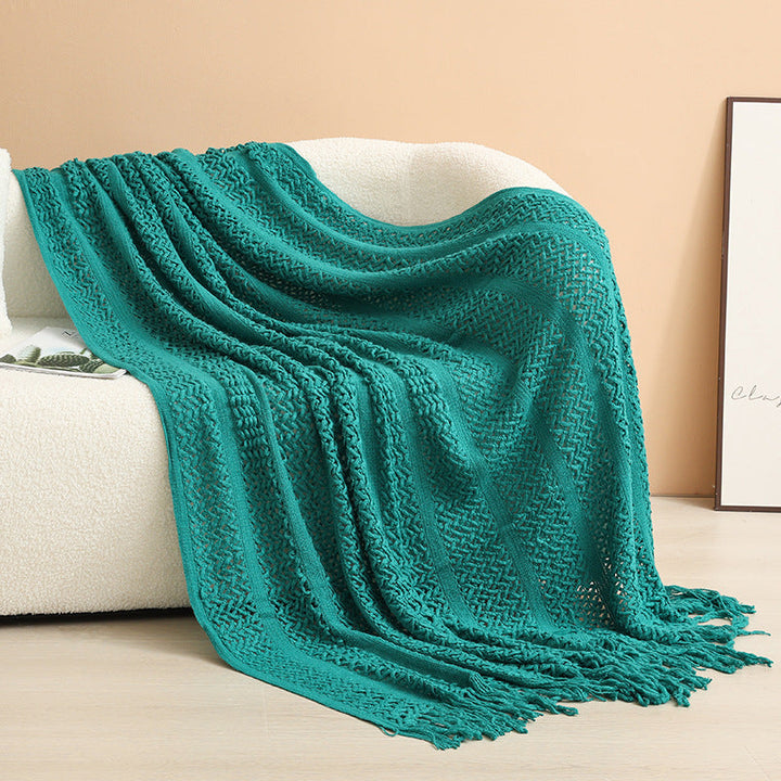 Women knitted throw blanket with fringes Kalsten