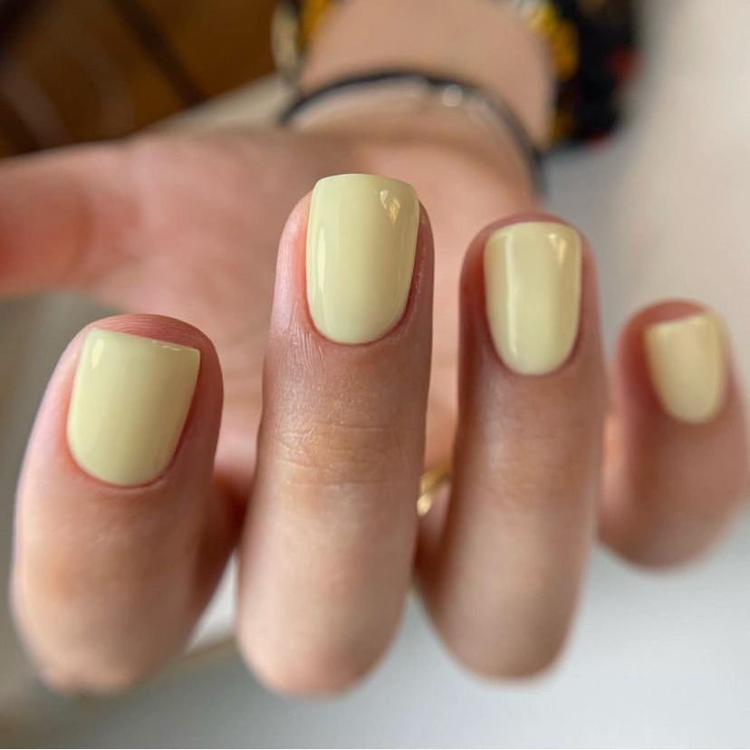 Glossy Press-On Nail Set with Elegant Design Kalsten