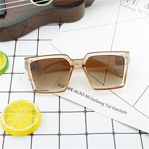 Women's oversized sunglasses in trendy corner design Kalsten