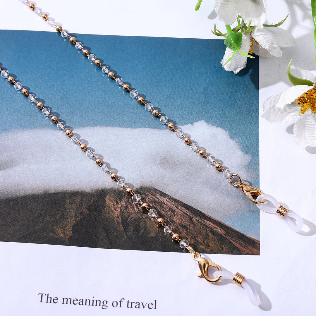 Jewelry necklace with elegant pearls and golden accents Kalsten