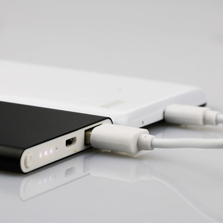 Slim aluminum portable power bank with dual USB output Kalsten