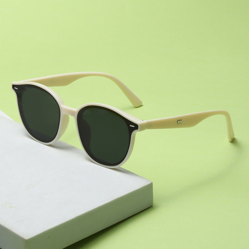 Ladies Fashion Sunglasses with trendy, round frame and UV protection Kalsten