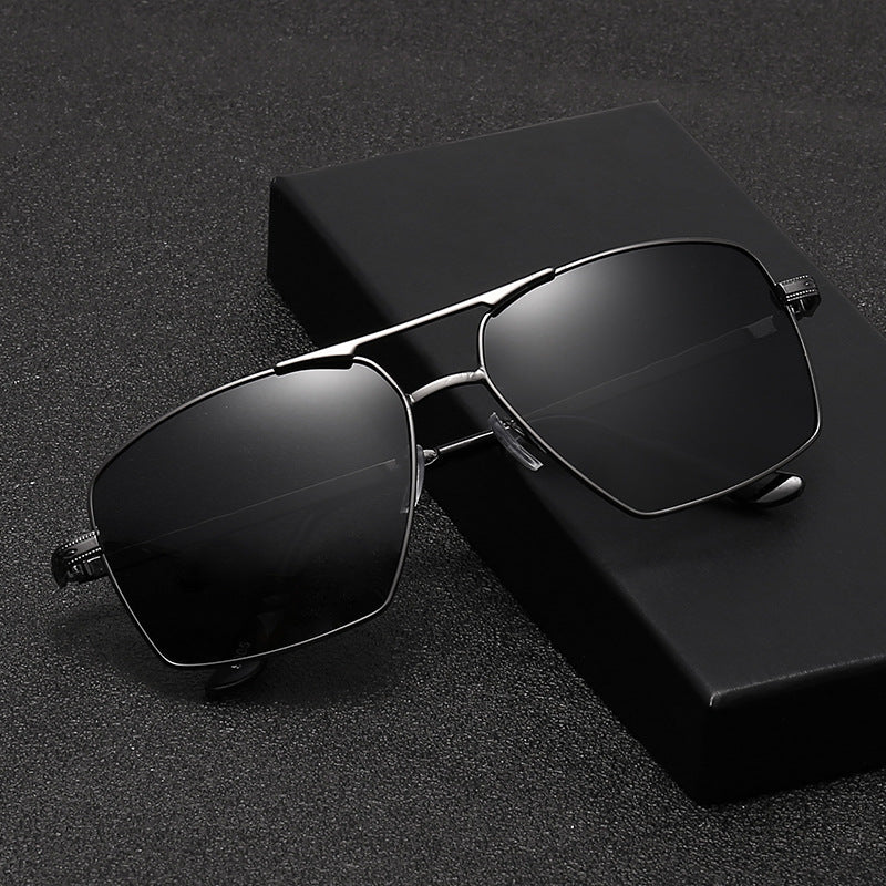 Men's modern sunglasses in an elegant frame Kalsten