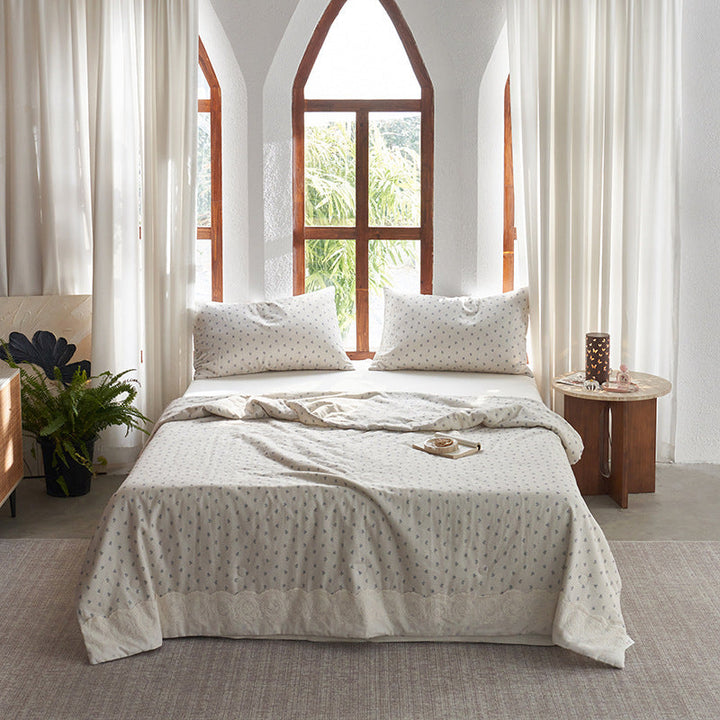 Ladies elegant bedspread with delicate floral pattern Kalsten