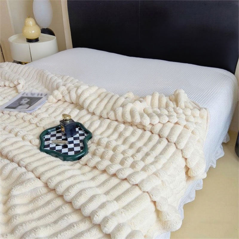 Women Plush Bedspread with Textured Design Kalsten