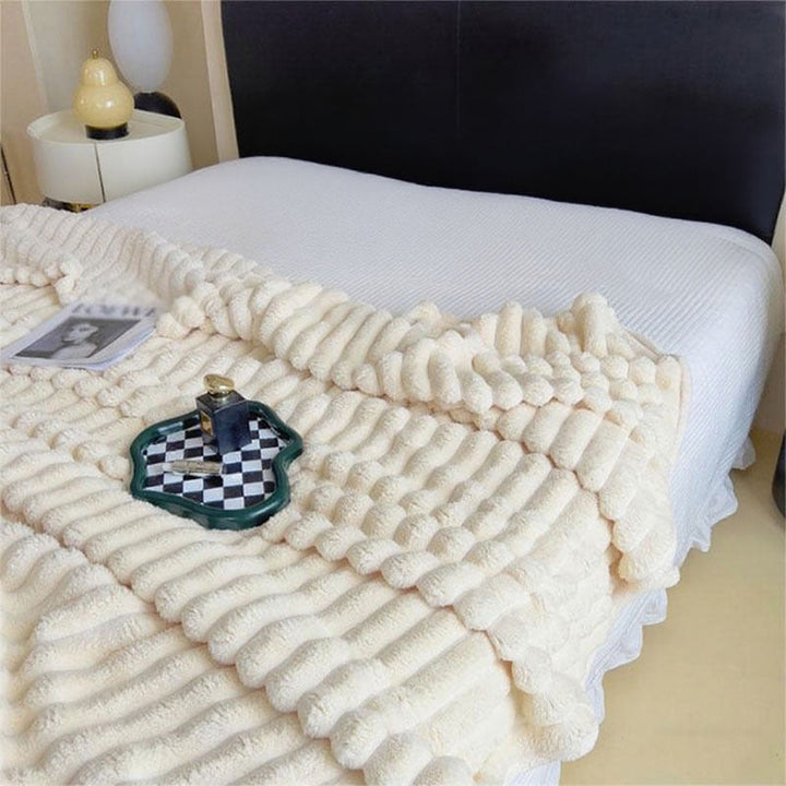 Women Plush Bedspread with Textured Design Kalsten