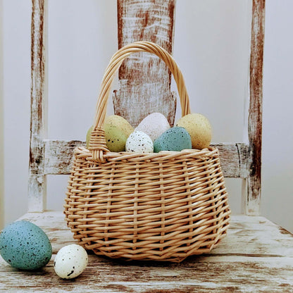 Handcrafted basket made of natural wicker Acalora